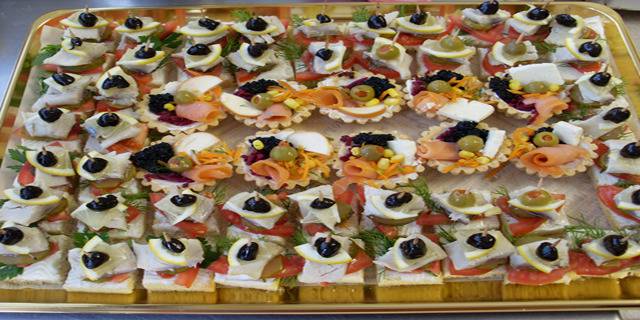 ВАРНА: Вкусно изкушение с кетъринг от Бистро KISS THE COOK! 30 бр. хапки АСОРТИ или Кюфтенца по цариградски 35 бр. на…