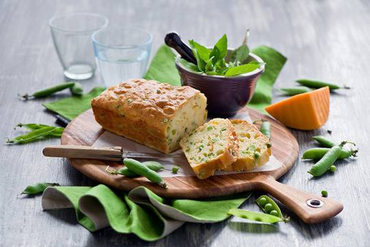 Солен кекс с грах