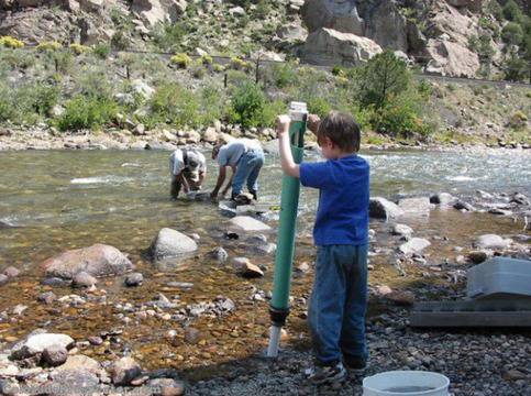 Златотърсачи превзеха река Искър!