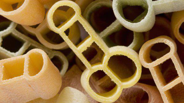 Седем македонци със счупени пениси