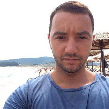 Антон Хекимян с по-дълга коса и брада води „Тази сутрин“