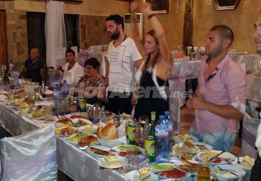 Ужас! Кристиян зароби Цветелина Грахич! Учи певицата на ромски обичаи!