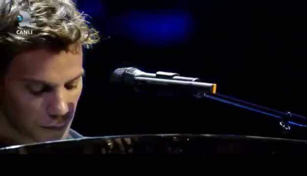 Sinan Akcil – Guzel Kiz (Бг Превод)