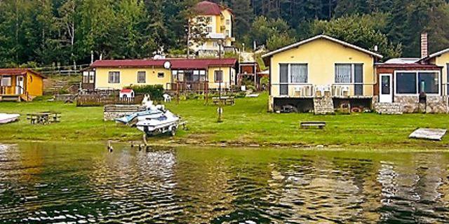 Почивка на планина в Цигов Чарк на брега на язовир Батак! Нощувка в стая или апартамент за 2 или 3 човека на ТОП цена във…