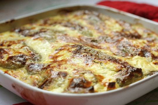 Печени чушки с яйца и сирене