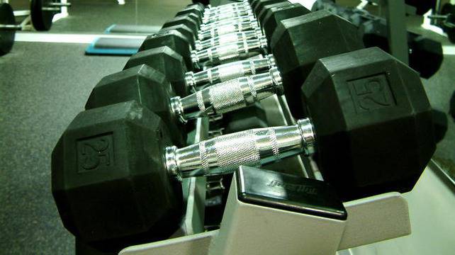 Тренировка за бицепс с дъмбели