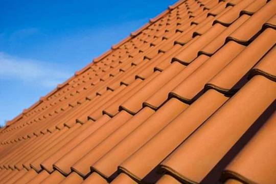 Монтаж на керамични керемиди