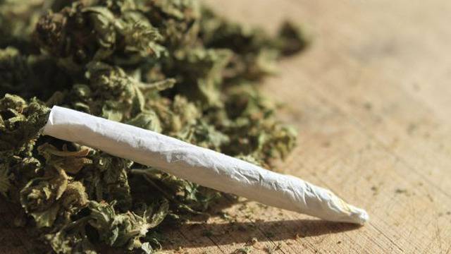Дрогиран вози канабис и контрабанден тютюн