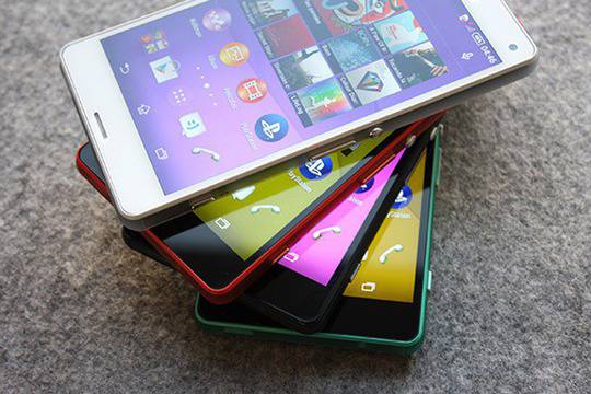Sony Xperia Z3 Compact се появи на снимки в четири различни цвята
