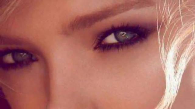 Твойте прекрасни тъжни очи…