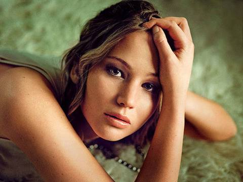 Дженифър Лоурънс разпери крилете на революцията в нов постер на The Hunger Games