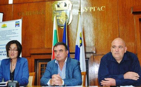 Инсталираха първата соларна станция за зареждане на електромобили в Бургас