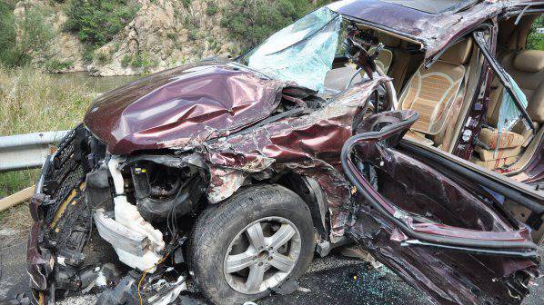 Кметски син оцеля в касапница с два трупа