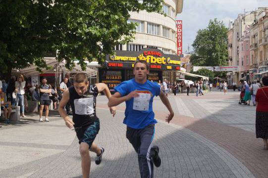 Първомай прие факела на мира