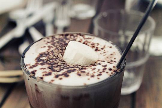 Мляко с какао и мака