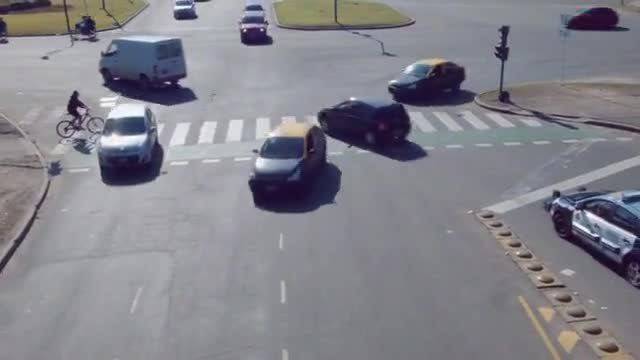 В Час пик! Удивителен синхрон…