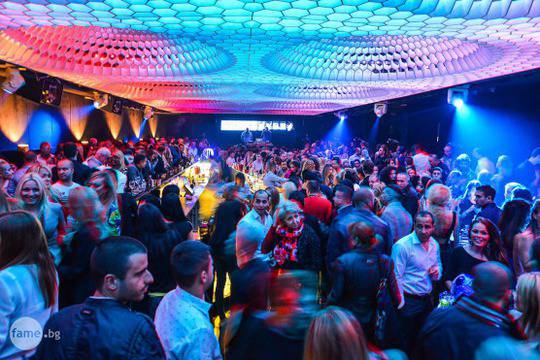 С танци в небето и грандиозно светлинно шоу, новият :PM CLUB заяви лидерство в нощния живот на София на 17 септември!