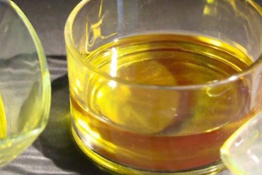 Студено пресовано рициново масло за прочистване на организма