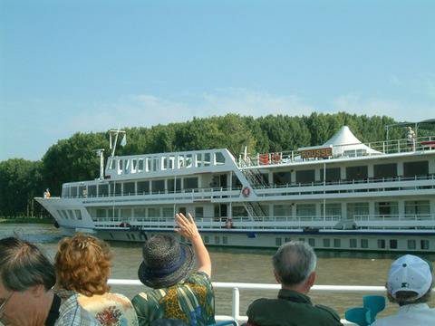 Над 16 000 круизни пасажери е превозила „Дунав турс”