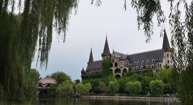 Замъкът в Равадиново