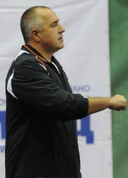 Облечен в спортен екип, Бойко Борисов напусна сградата на ГЕРБ