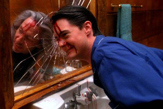 Сериалът “Туин Пийкс“ се завръща през 2016 година