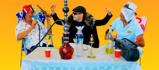 Гледайте видеото към „Много ми е смешно“ на Chaliani