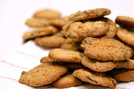 Мини бисквитки с шоколад и фъстъчено масло