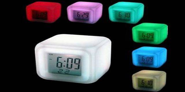 7 LED часовник променящ цвета си, подходящ и за нощна лампа на ТОП цена!