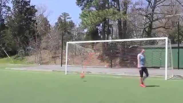 Момиче с невероятни футболни умения !!!