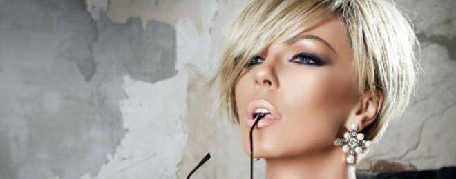 Галена отново е блондинка