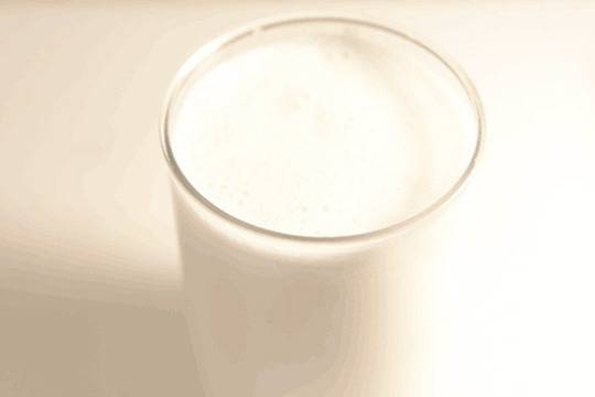 Мляко с мед здравословно