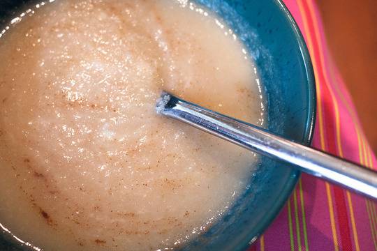 Студена крем супа от круши с банани