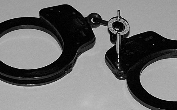 Митничари разкриха опит за контрабанда на цигари в бебешка количка