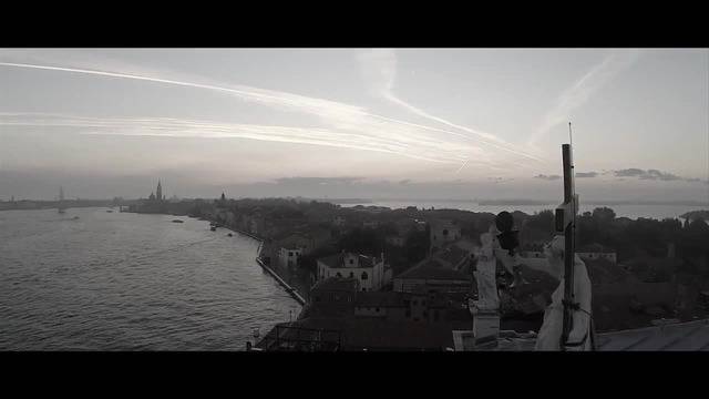 Монахиня пусна своя версия на Like a Virgin