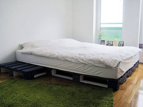 Как да си сглобите бързо легло от палети