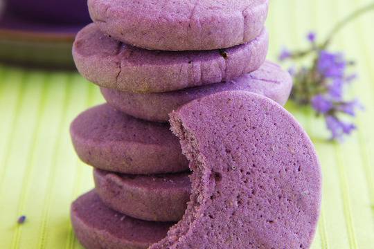 Лилави сладки с бадемово брашно