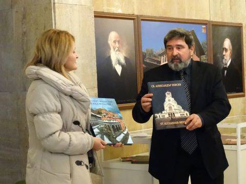 С изложби започнаха празниците за Деня на будителите в Асеновград