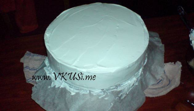 Торта с пандишпанов блат и сметанов мус