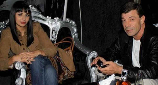 Горещо! Елен Колева лъсна в скандален клип за възрастни със Сашо Майонезата!