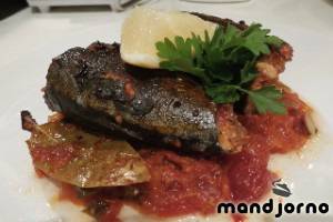 Скумрия с домати на фурна