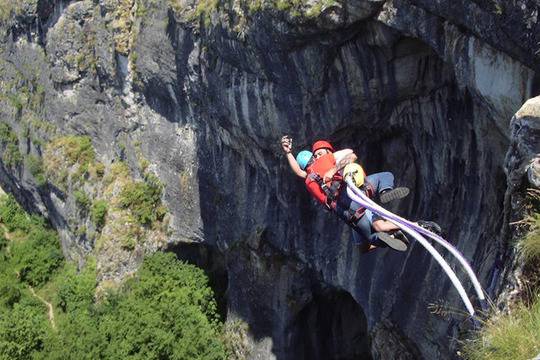 Бънджи скок на пещерата Проходна