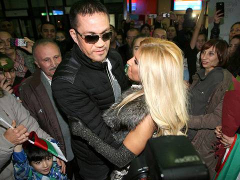 В прегръдките на Андреа: Кубрат Пулев в София