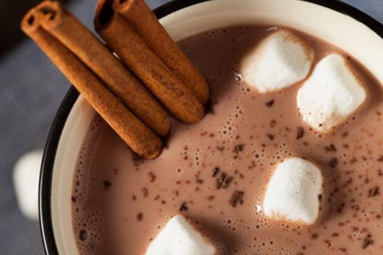 Мляко с какао, канела и Маршмелоу