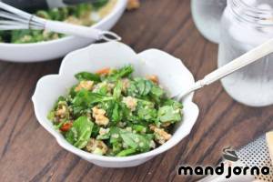 Салата с киноа и спанак