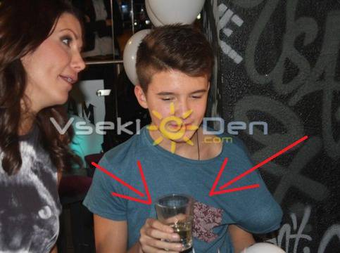 Шок! Кали замъкна 14-годишния си син в нощен столичен клуб и го налива с уиски!!!