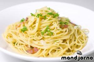 Спагети „Карбонара“ по италианска рецепта