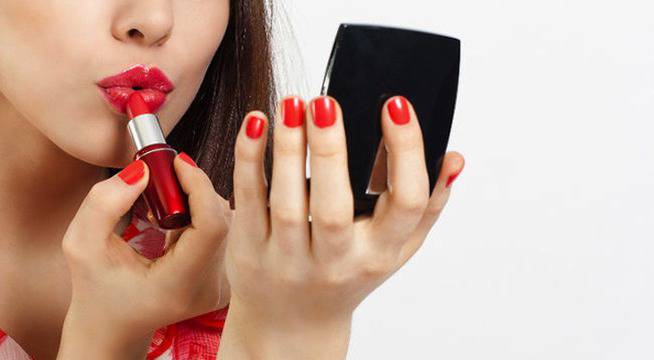 Turkish Airlines уволни стюардеса заради кариерата й на модел