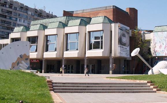 Веселата вдовица и Хубавата Елена властват в Операта през декември