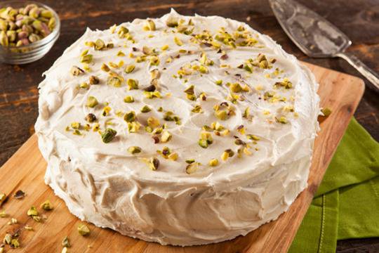 Торта с крем от маскарпоне и шам фъстъци